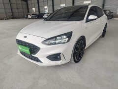 Ford Focus Sedan EcoBoost 180 Automatic ST Line - ფოტო 2