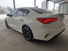 Ford Focus Sedan EcoBoost 180 Automatic ST Line - ფოტო 5