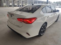 Ford Focus Sedan EcoBoost 180 Automatic ST Line - ფოტო 8