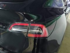 Tesla Model Y Rear-Wheel Drive - ფოტო 8
