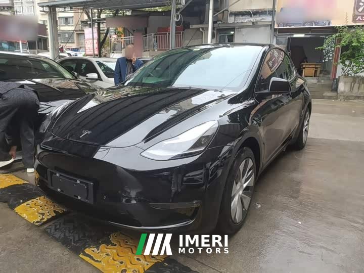 Tesla Model Y Long Range All-Wheel Drive