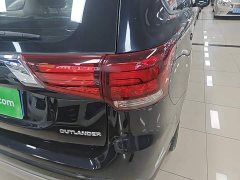 Mitsubishi Outlander 2.0L FWD Comfort 5-Seater - ფოტო 8