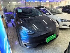 Tesla Model Y Rear-Wheel Drive - ფოტო 4