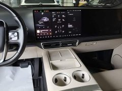 Li Auto L9 2023 Pro - ფოტო 13