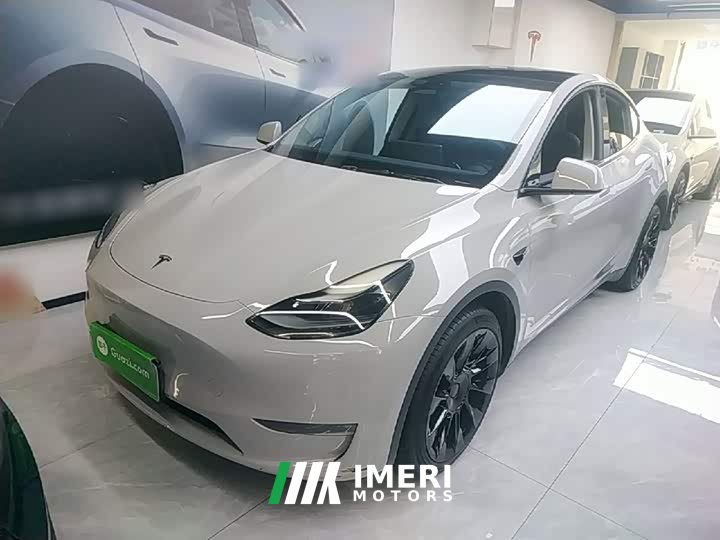 Tesla Model Y Standard Range RWD