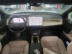 Volvo XC70 Plug-in Hybrid 2026 Two-Wheel Drive Long Range Core - ფოტო 10