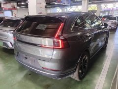 Volvo XC70 Plug-in Hybrid 2026 Two-Wheel Drive Long Range Core - ფოტო 7