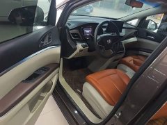 Buick GL8 Land Business Class Comfort Edition - ფოტო 12