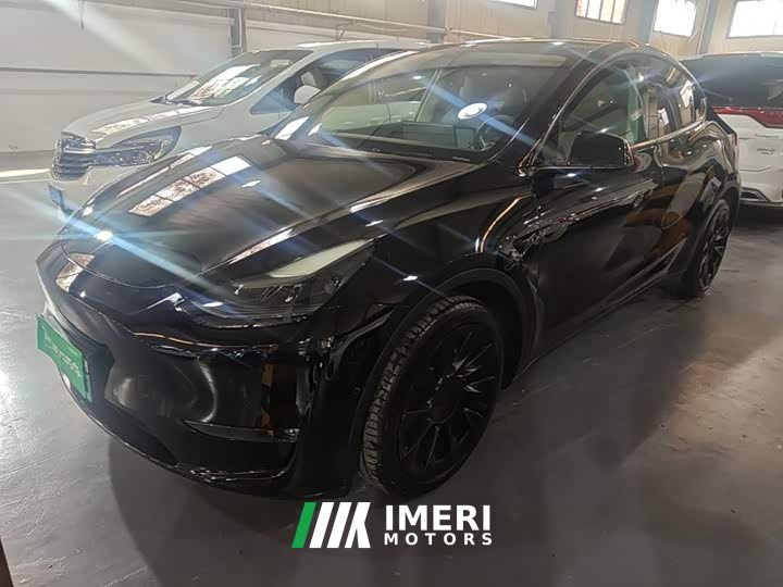 Tesla Model Y Standard Range RWD