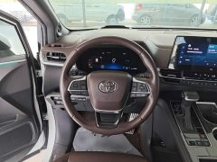 Toyota Sienna 2021 2.5L Hybrid Platinum Edition - ფოტო 11