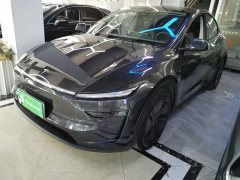Tesla Model Y Rear-Wheel Drive - ფოტო 1