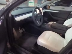 Tesla Model Y Rear-Wheel Drive - ფოტო 16