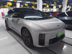 Li Auto i6 Two-Wheel Drive Standard - ფოტო 4