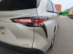 Toyota Sienna 2.5L Hybrid Comfort Edition - ფოტო 8