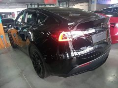 Tesla Model Y Long Range All-Wheel Drive - ფოტო 5