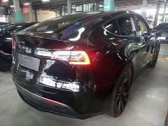 Tesla Model Y Long Range All-Wheel Drive - ფოტო 7