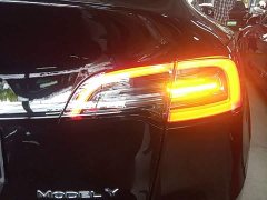 Tesla Model Y Long Range All-Wheel Drive - ფოტო 8