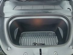 Tesla Model Y Rear-Wheel Drive - ფოტო 20