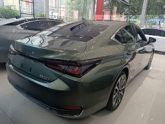 Lexus ES 200 Premium Edition - ფოტო 7