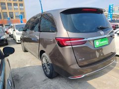 Buick GL8 Land Business Class Comfort Edition - ფოტო 5