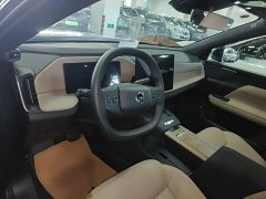 Volvo XC70 Plug-in Hybrid 2026 Two-Wheel Drive Long Range Core - ფოტო 10