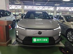 Volvo XC70 Plug-in Hybrid 2026 Two-Wheel Drive Long Range Core - ფოტო 3