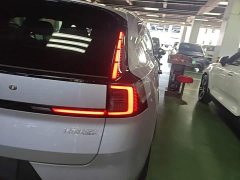 Volvo XC70 Plug-in Hybrid 2026 Two-Wheel Drive Long Range Core - ფოტო 8