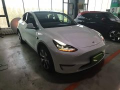 Tesla Model Y Long Range All-Wheel Drive 3D7 - ფოტო 4