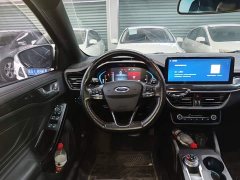 Ford Focus Hatchback EcoBoost 180 Automatic ST Line - ფოტო 11