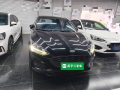 Ford Focus Hatchback EcoBoost 180 Automatic ST Line - ფოტო 3