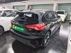 Ford Focus Hatchback EcoBoost 180 Automatic ST Line - ფოტო 7