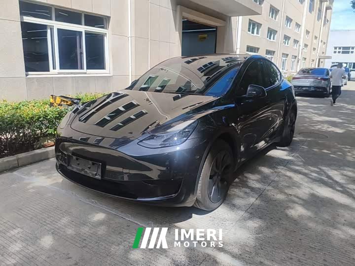 Tesla Model Y Rear-Wheel Drive
