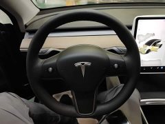 Tesla Model Y Standard Range RWD - ფოტო 11