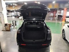 Tesla Model Y Standard Range RWD - ფოტო 19
