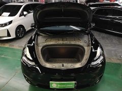 Tesla Model Y Standard Range RWD - ფოტო 20