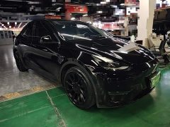 Tesla Model Y Standard Range RWD - ფოტო 4
