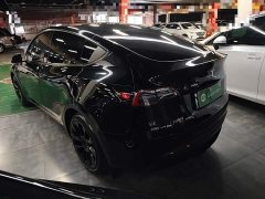 Tesla Model Y Standard Range RWD - ფოტო 5