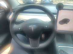 Tesla Model Y Standard Range RWD - ფოტო 11