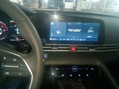 Hyundai Elantra 1.5L CVT Luxury - ფოტო 13