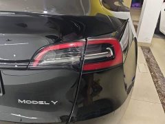 Tesla Model Y Long Range All-Wheel Drive - ფოტო 8