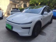 Tesla Model Y L Long Range All-Wheel Drive - ფოტო 1