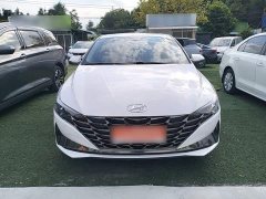 Hyundai Elantra 1.5L CVT Luxury - ფოტო 3