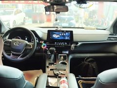 Toyota Gravia 2.5L Hybrid Luxury - ფოტო 10