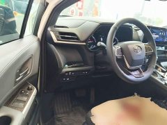Toyota Gravia 2.5L Hybrid Luxury - ფოტო 16