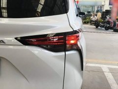 Toyota Gravia 2.5L Hybrid Luxury - ფოტო 8