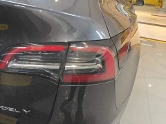 Tesla Model Y Rear-Wheel Drive - ფოტო 8