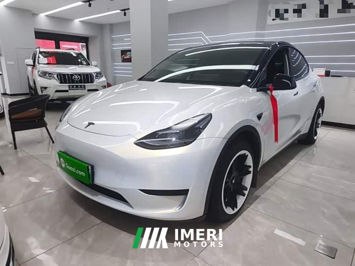 Tesla Model Y Facelift Rear-Wheel Drive