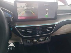 Ford Focus Sedan EcoBoost 180 Automatic Trend - ფოტო 13