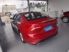 Ford Focus Sedan EcoBoost 180 Automatic Trend - ფოტო 5