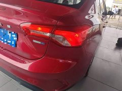 Ford Focus Sedan EcoBoost 180 Automatic Trend - ფოტო 8